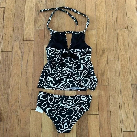 Time and Tru Keyhole Halter Swim Tankini Top Women’s S 4-6 NWT Black White - Picture 9 of 9